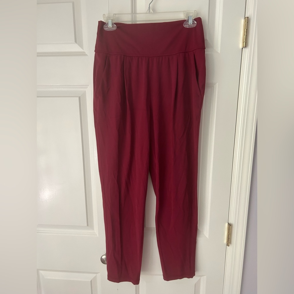 Athleta elation travel ankle jogger - red/pink/cabernet - size S - worn once